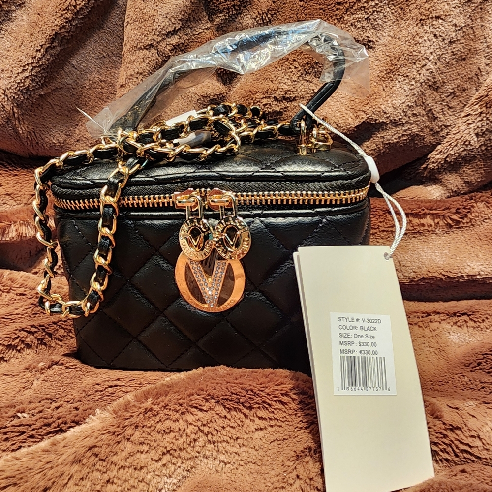 Elegant Black Quilted Bag with Gold Accents 115